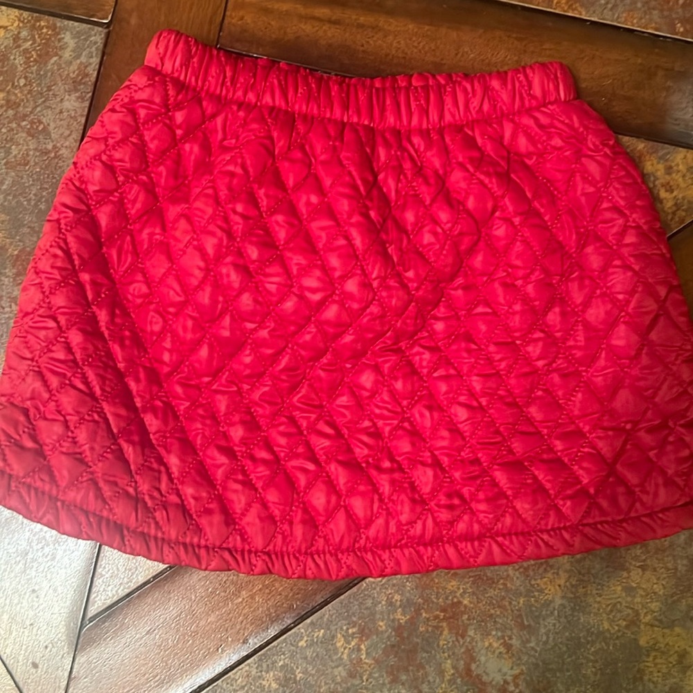 Puffed skirt. Lined. Very cute. Unique skirt. Size 7/8. Worn once.